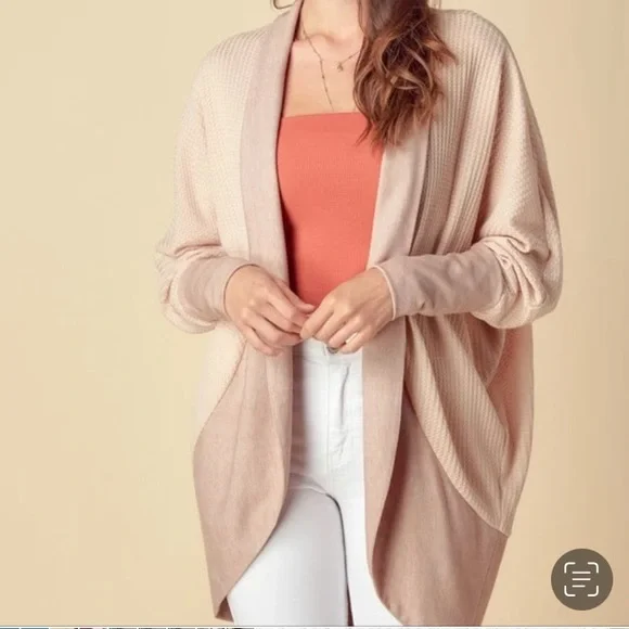 Doe & Rae Vacay Cardigan - Picture 1 of 9